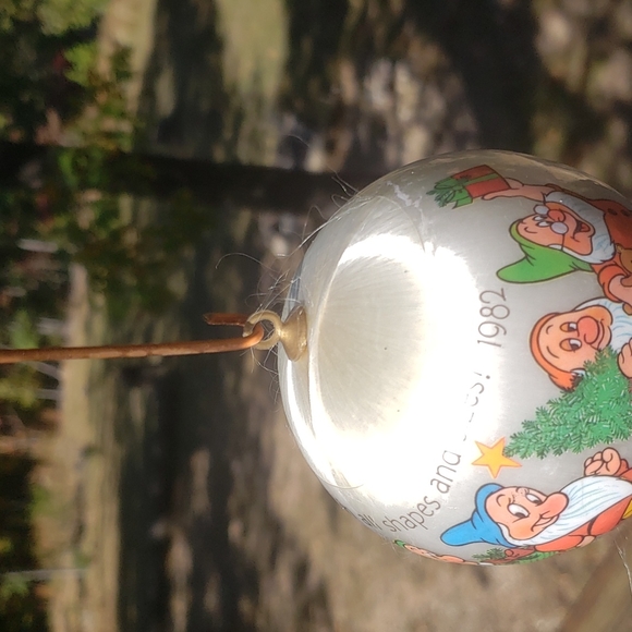 Disney 7 Dwarfs Christmas ball ornament 1982 - Picture 5 of 14